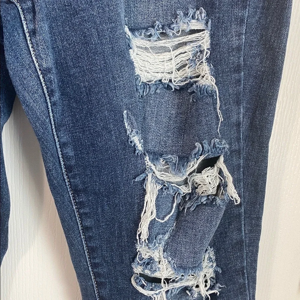 Judy Blue Distressed Cecelia High Rise‎ Boyfriend Jeans